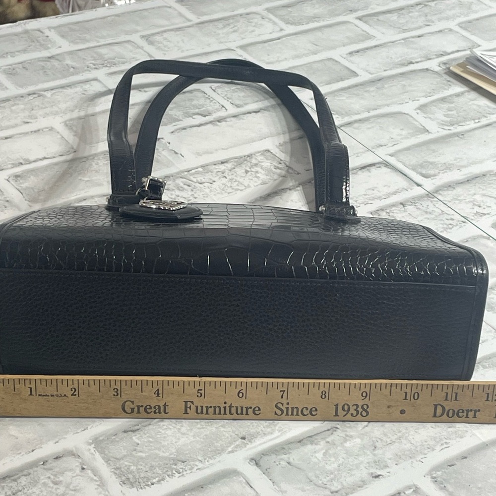 Brighton Black Crocodile-Embossed leather Shoulder Bag. Hearts. Pre-owned. Tote - Picture 9 of 16